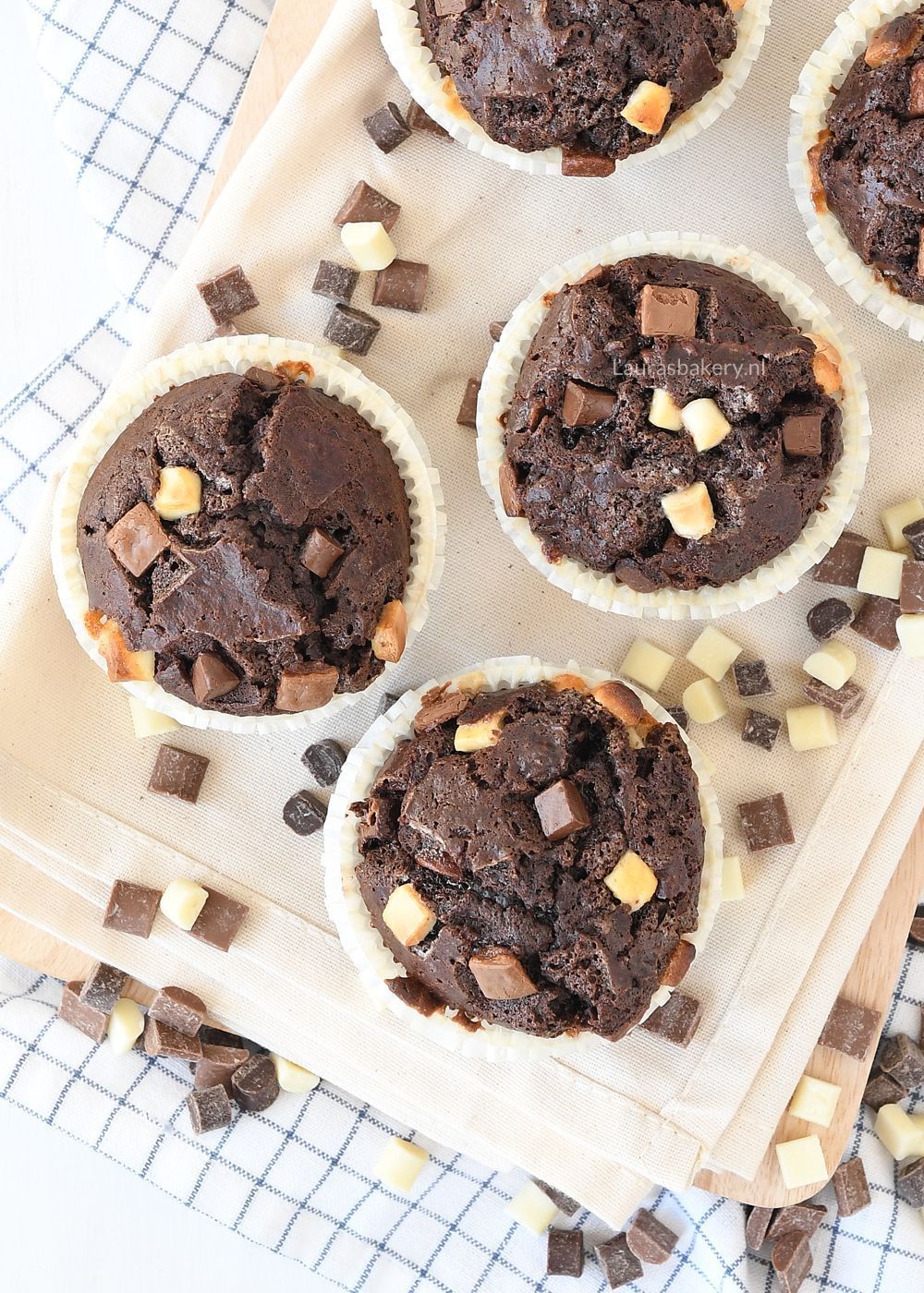 triple chocolate muffins 2a