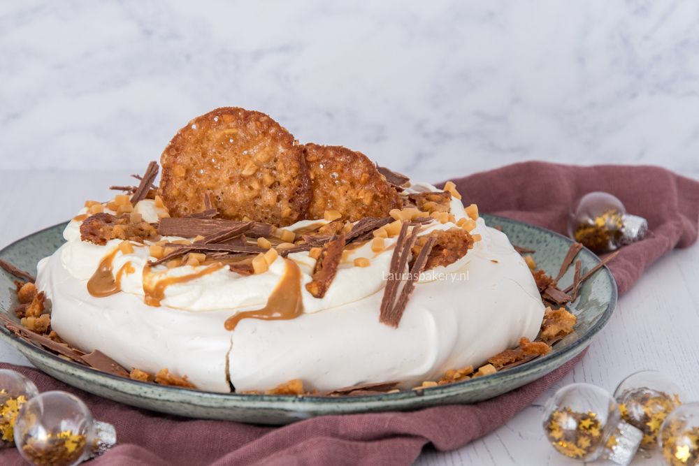Pavlova met karamel, chocolade en kletskoppen-2a