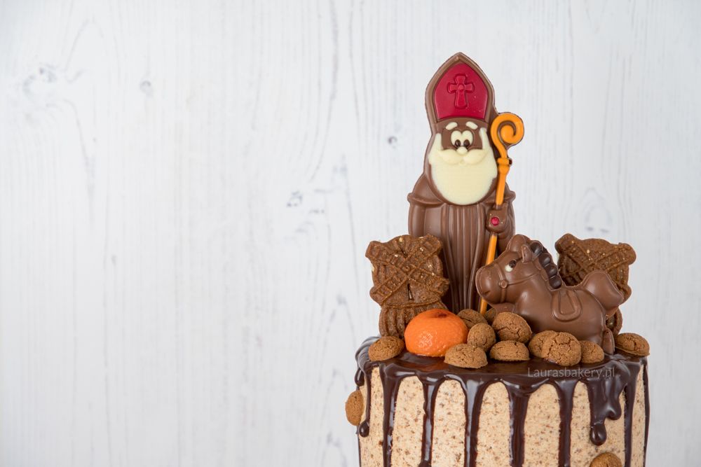 Zo decoreer je een sinterklaas dripcake