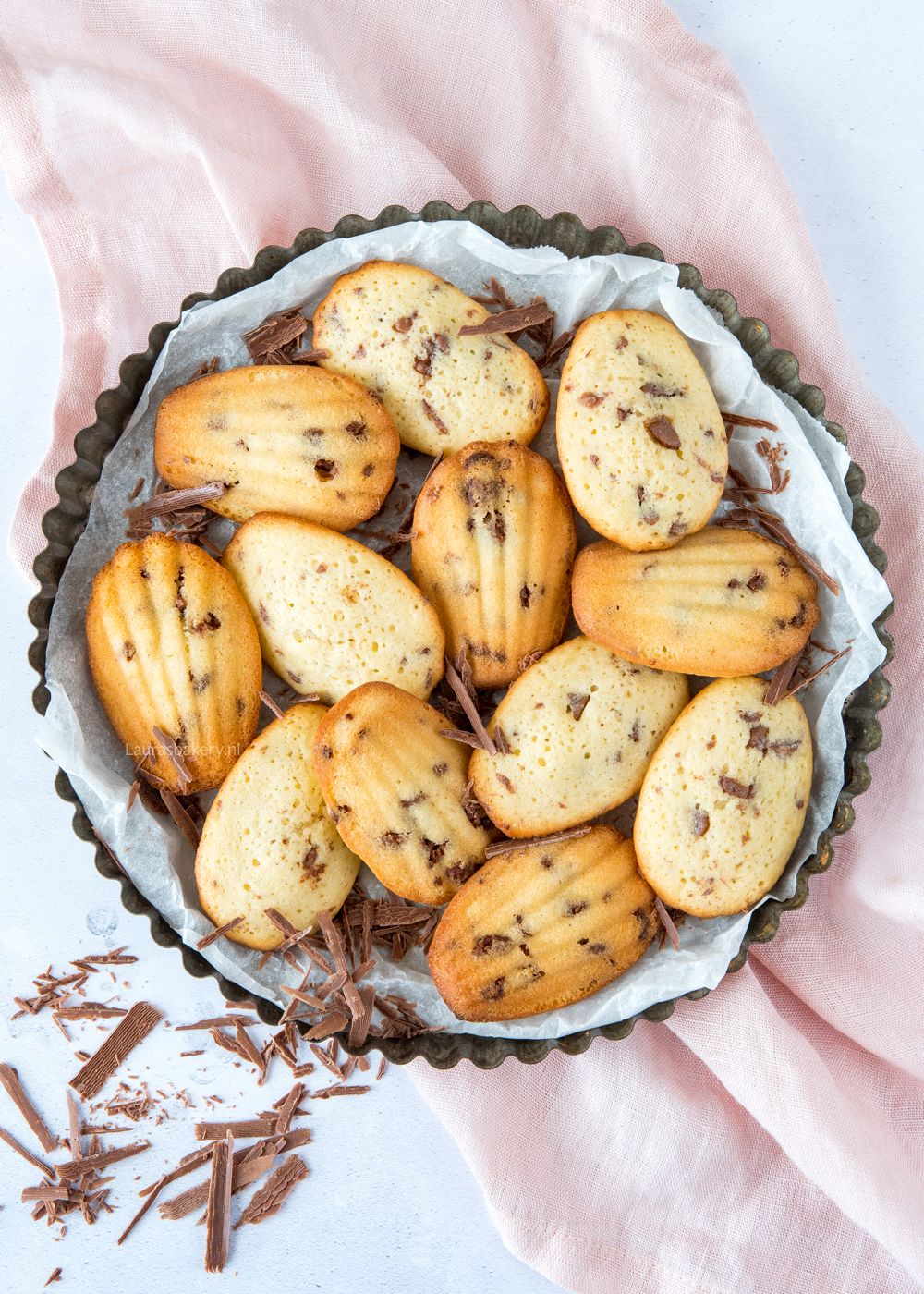 Chocolate chip madeleines