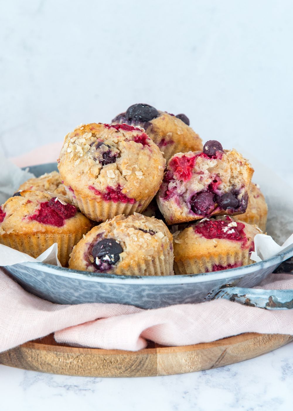 Volkoren muffins met rood fruit