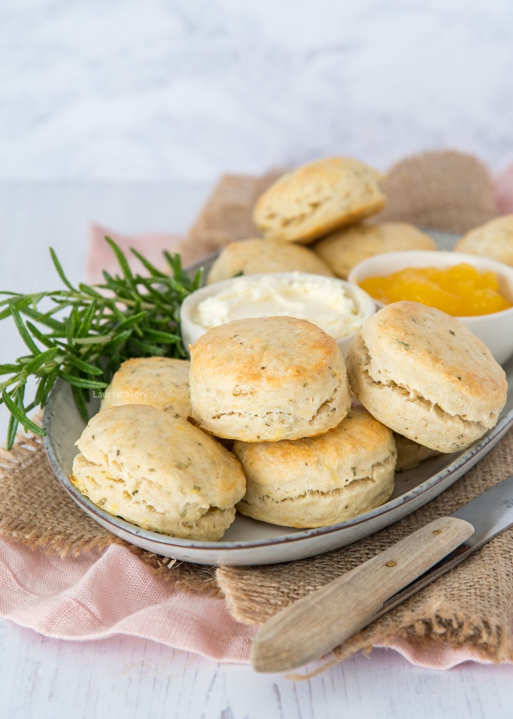 Citroen-rozemarijn scones