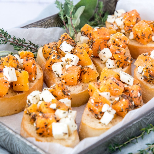 Pompoen-feta bruschetta