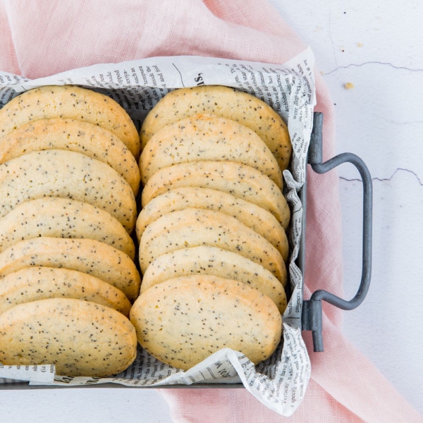 Citroen-maanzaad shortbread koekjes