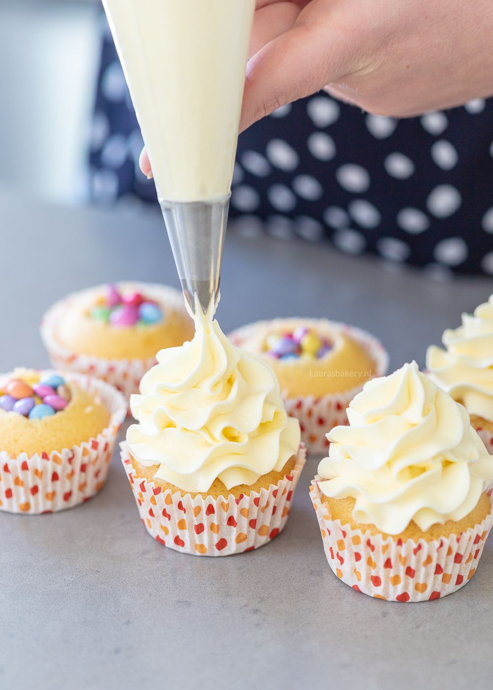 Pinata cupcakes 3