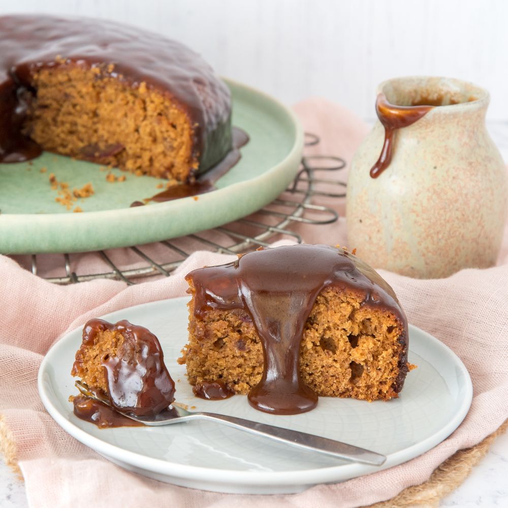 Cake met toffeesaus