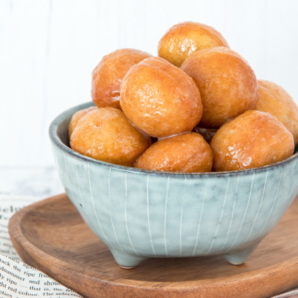 Donut balletjes met suikerglazuur