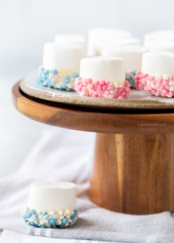 Marshmallows met witte chocolade en muisjes