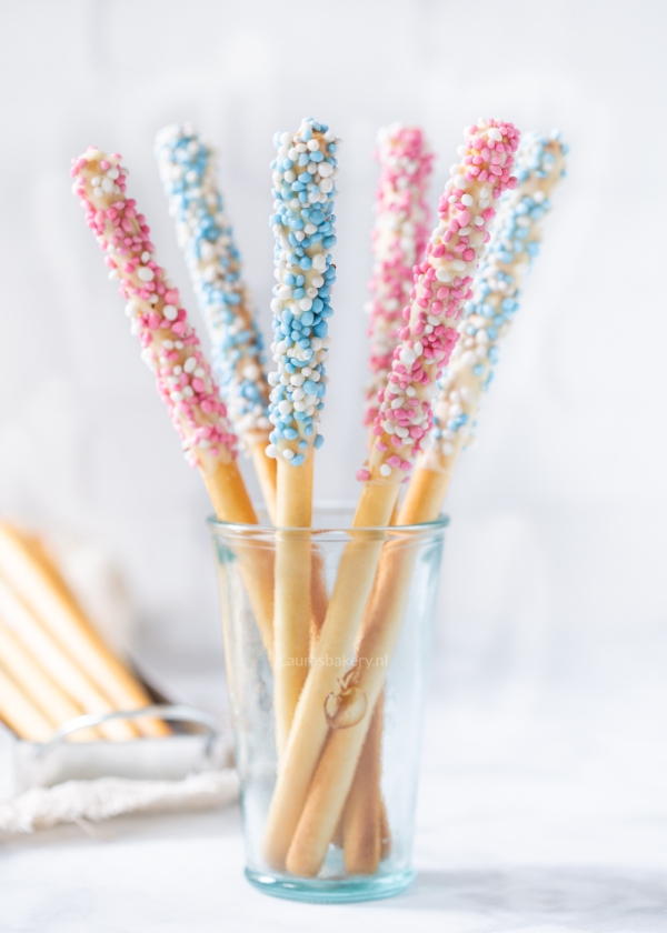 Soepstengels met witte chocolade muisjes