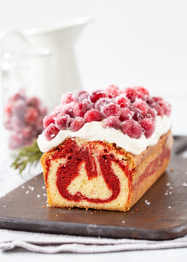 Kerst marmercake met gesuikerde cranberry's