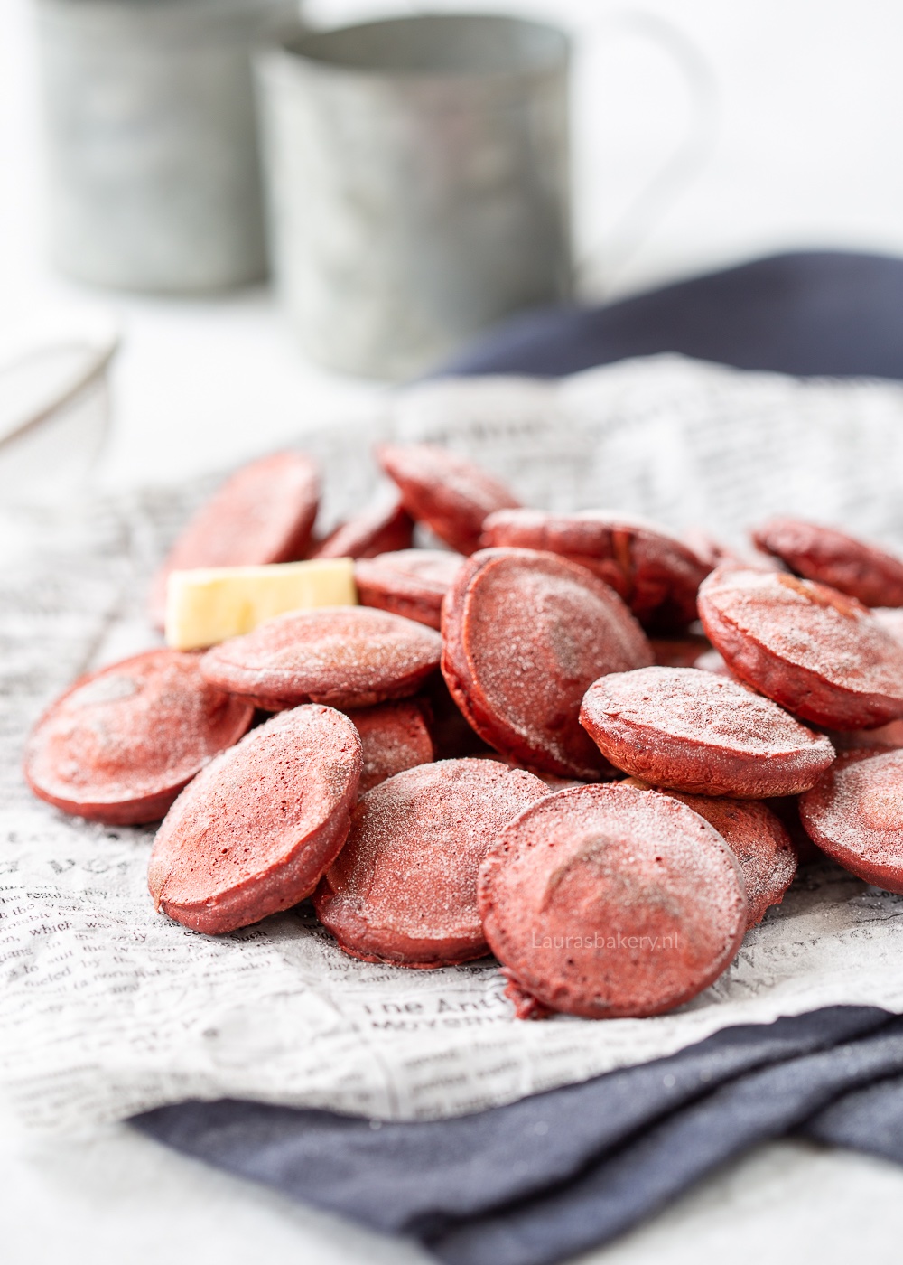 Red velvet poffertjes LB (4)