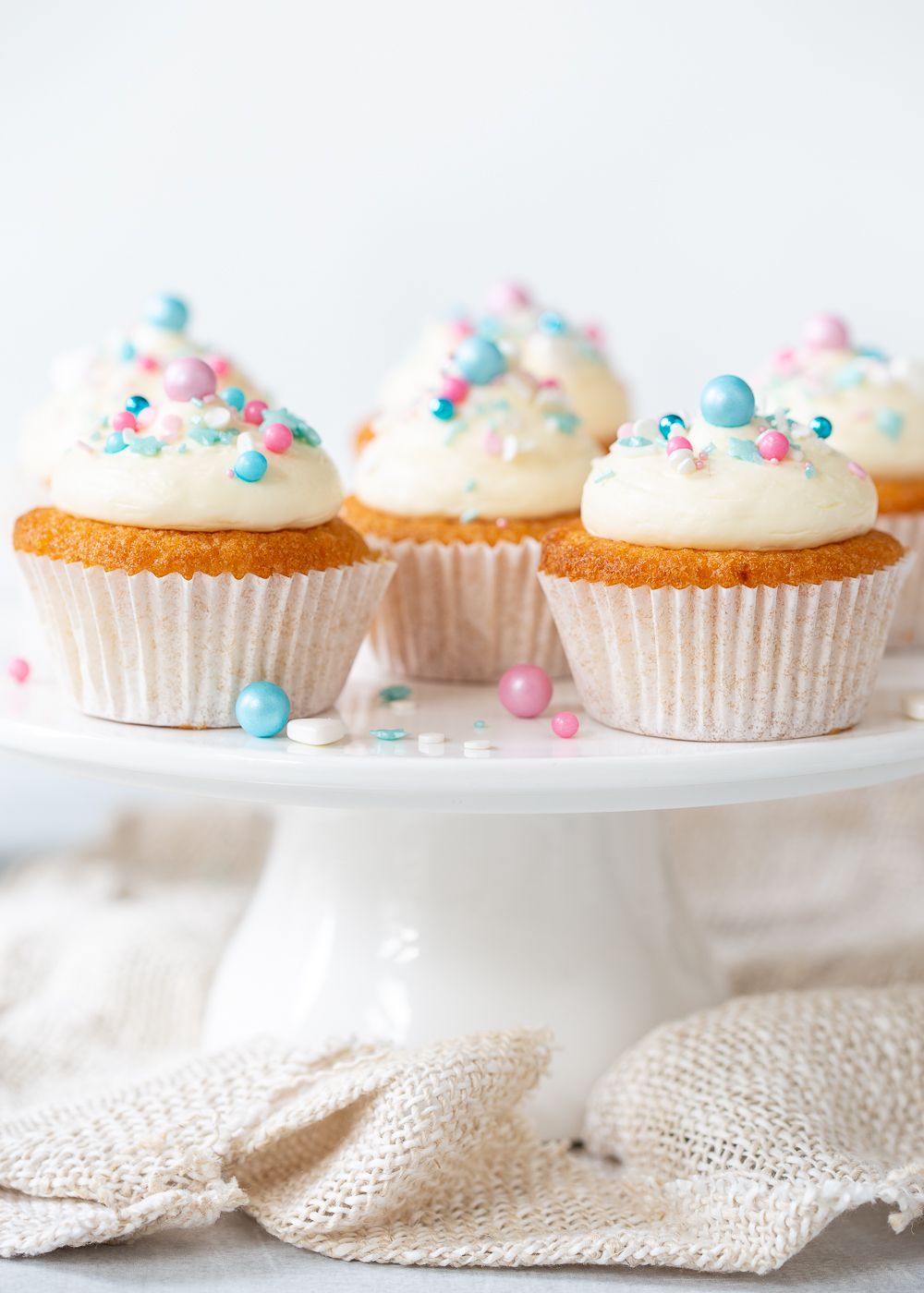 Gender reveal cupcakes