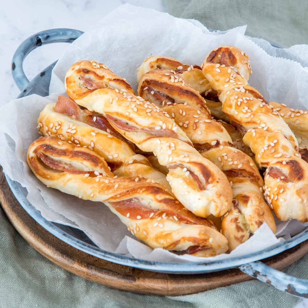 BLADERDEEG TWISTERS MET PARMAHAM EN KRUIDENKAAS