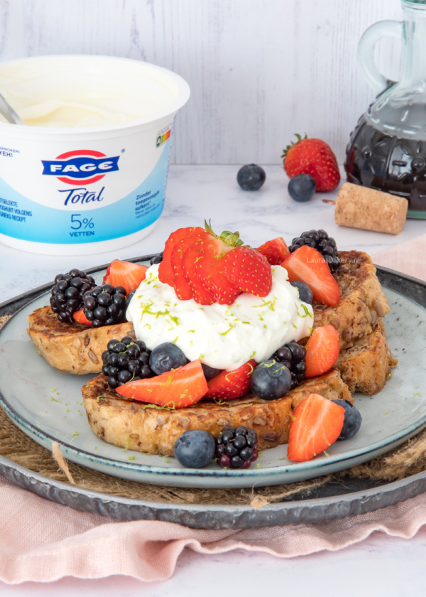 FAGE wentelteefjes met rood fruit-2a