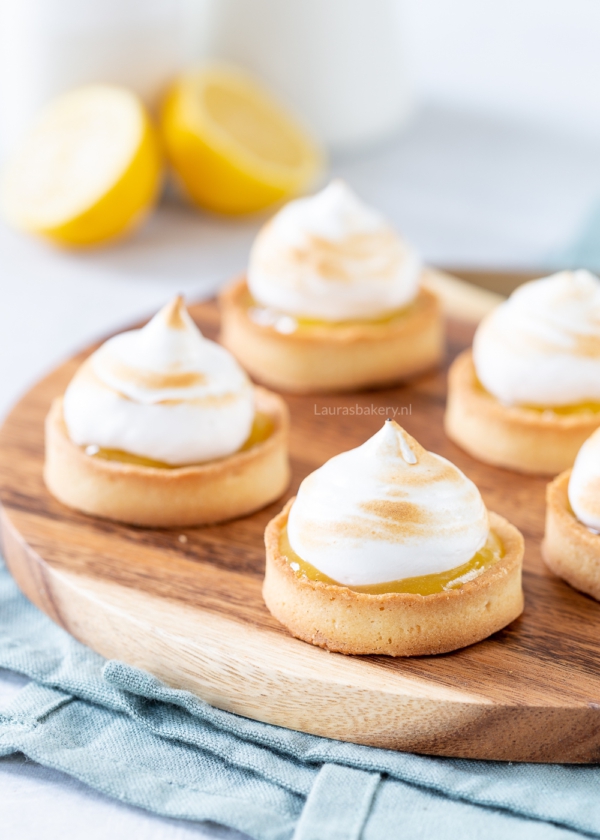 Lemon meringue tartelettes (1)
