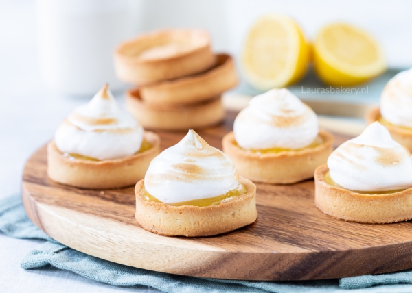 Lemon meringue tartelettes (2)