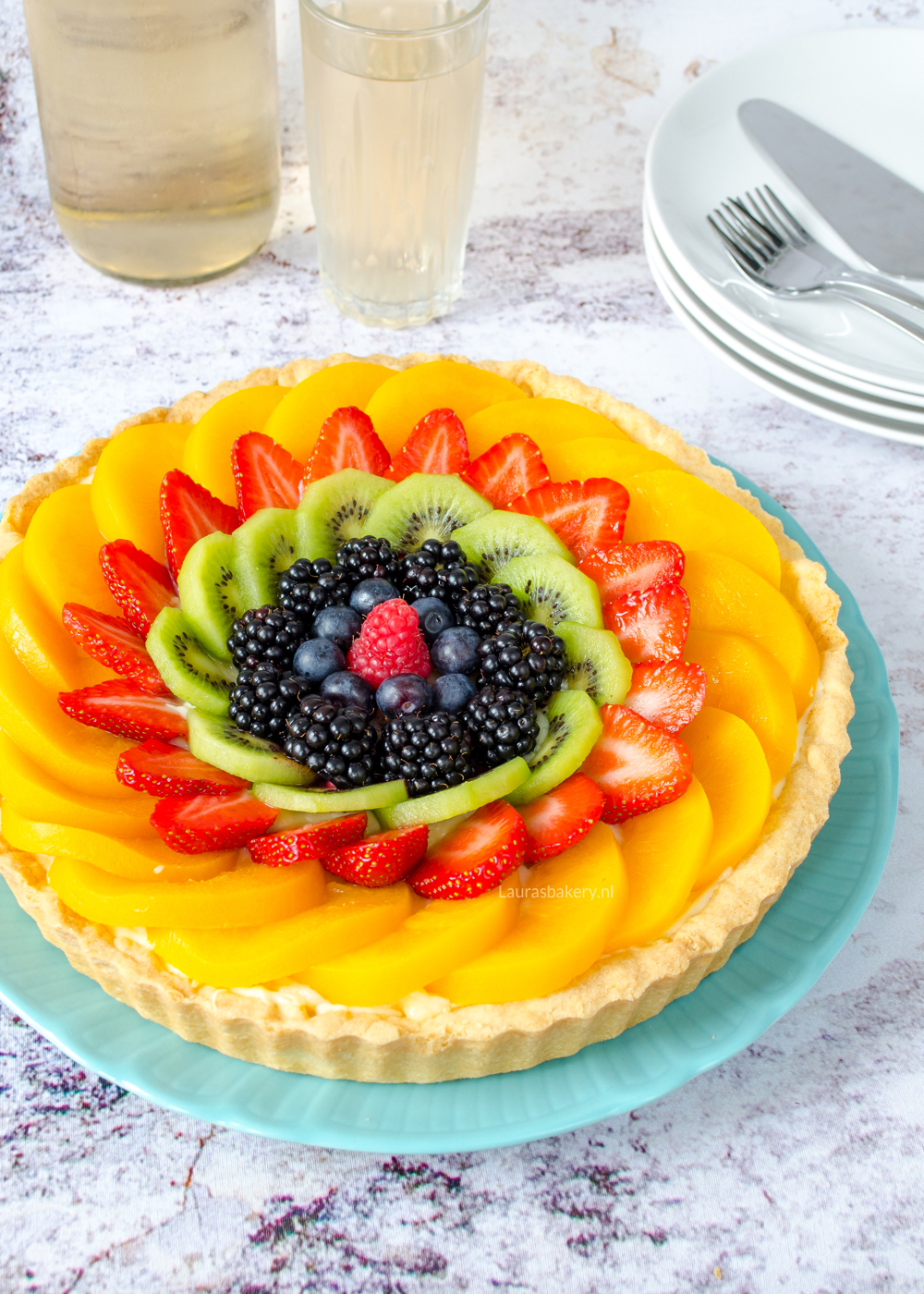 Zandtaart met fruit en banketbakkersroom-1a