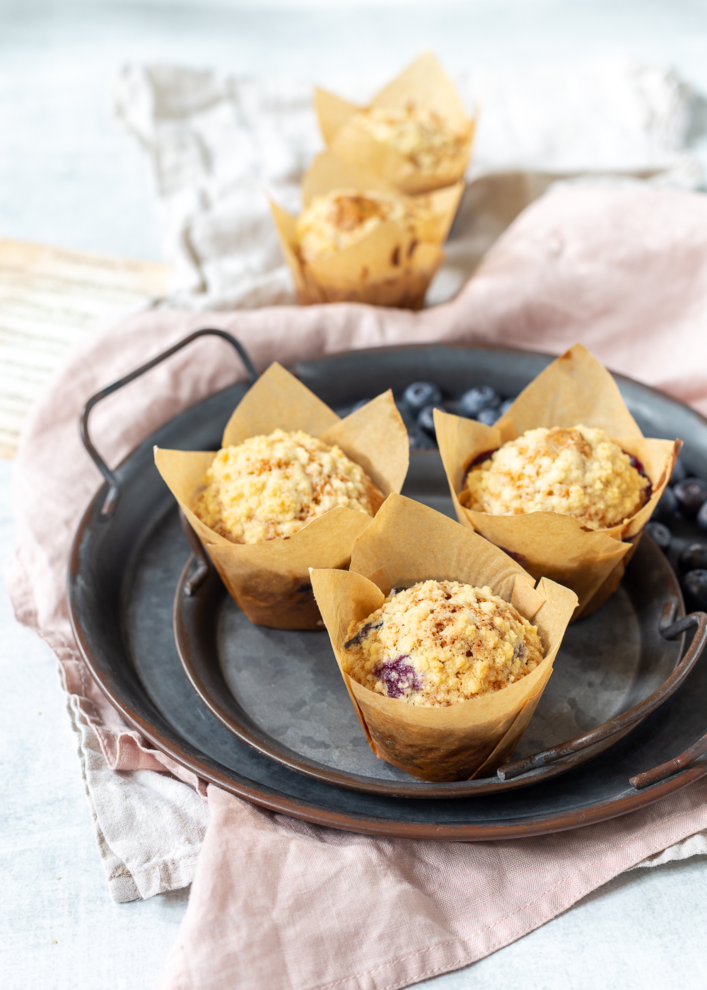 Blauwe bessen kruimelmuffins (blueberry streusel muffins)