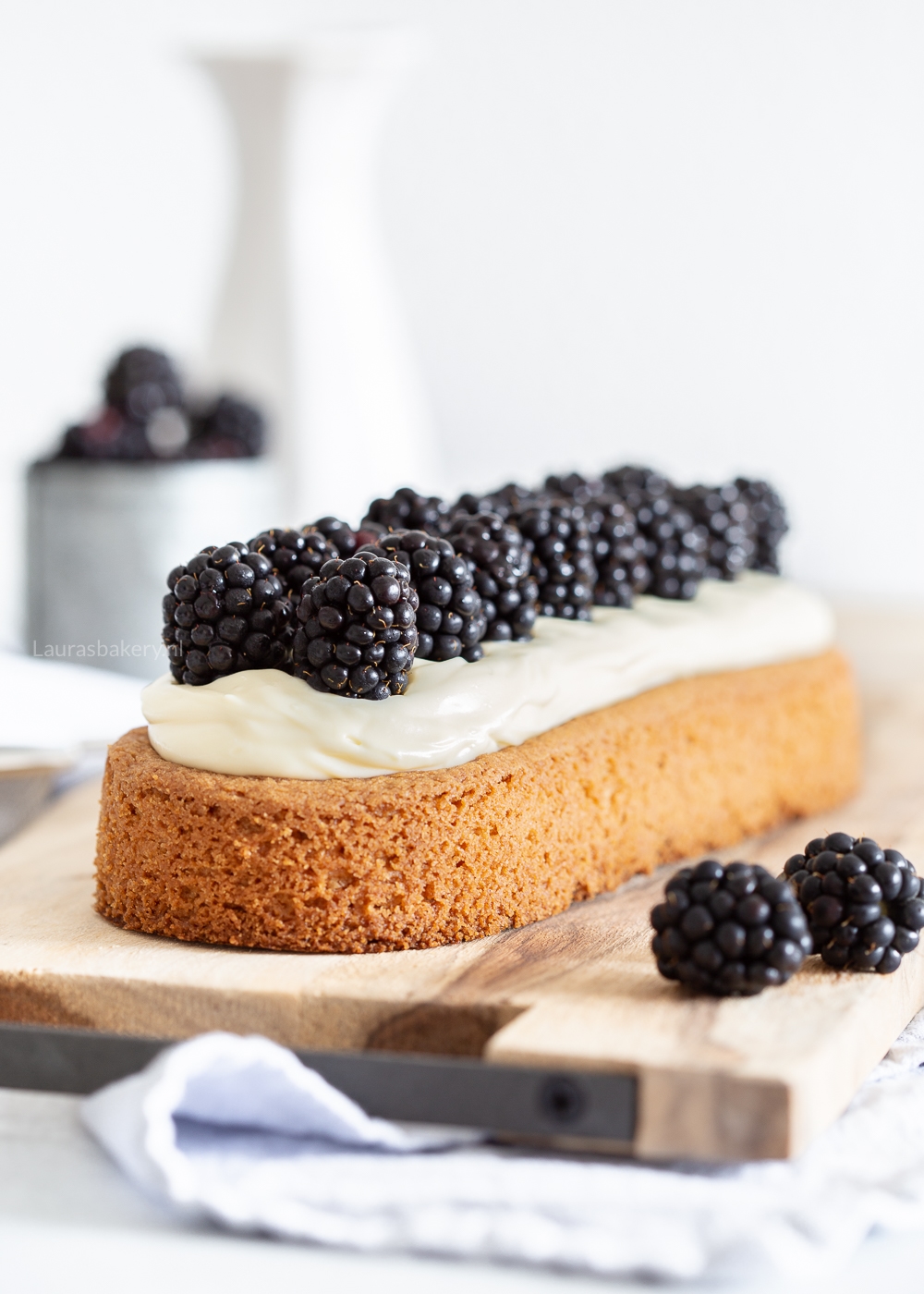 Bramenslof met witte chocolade en roomkaas