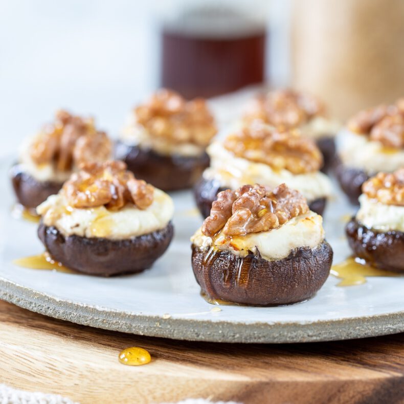 Gevulde champignons met geitenkaas, walnoot en honing