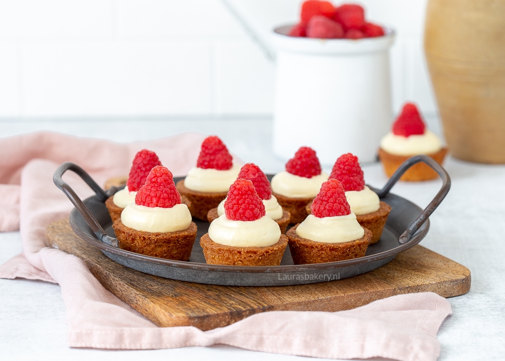 Citroen-roomkaas mini slofjes met frambozen