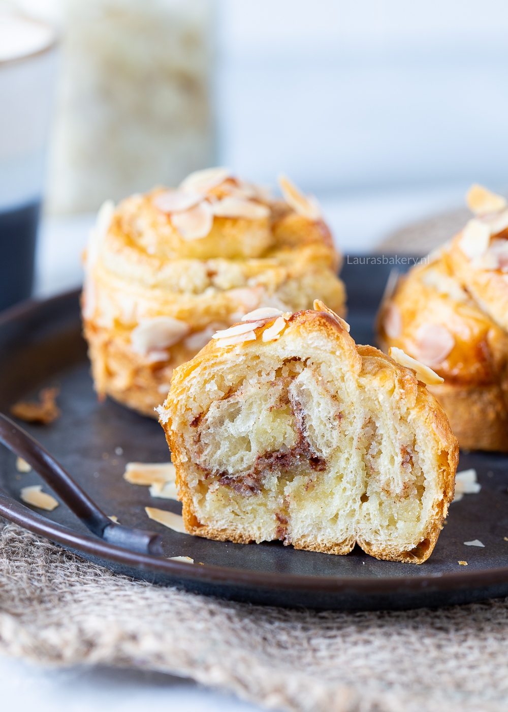 Cruffins met amandelspijs