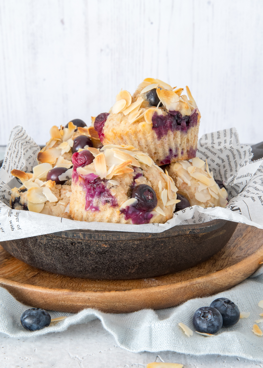 Volkoren amandel-blauwe bes muffins