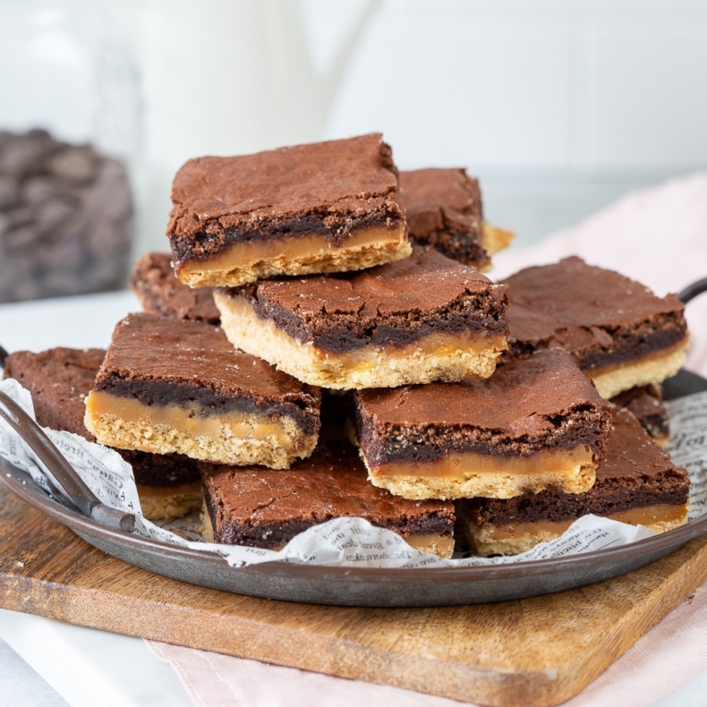 Twix brownies (millionaires shortbread brownies)