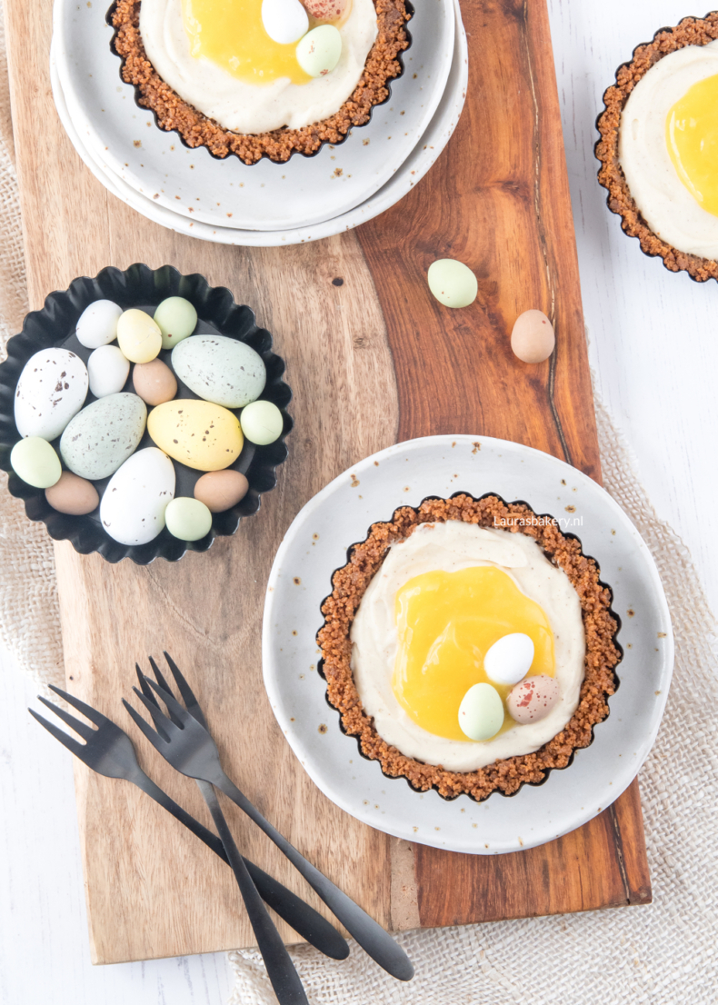 Lemon curd taartjes met MonChou en dragee eitjes