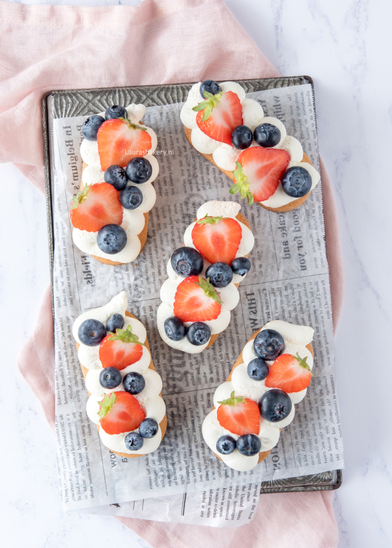 Mini sloffentaartjes met rood fruit-1a