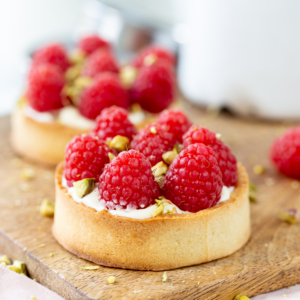 Witte chocolade-citroen tartelettes met frambozen