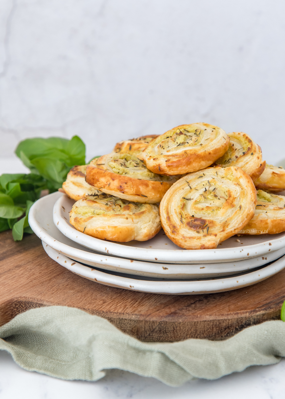 Pesto-roomkaas bladerdeeg spiralen
