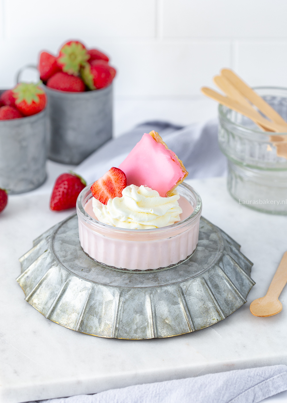 Cheesecake toetje met aardbeien