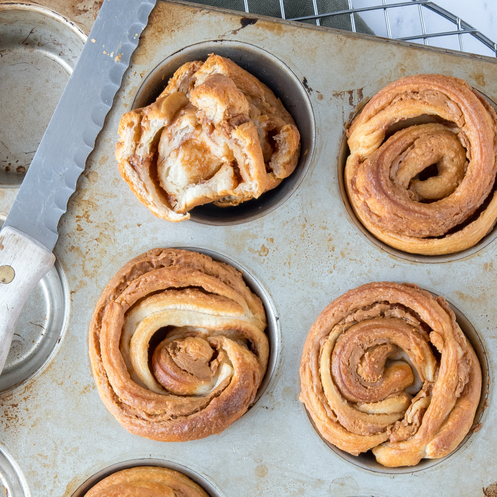 croissant muffins met speculoos - cruffins