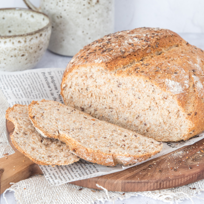 Volkorenbrood bakken met zaden en pitten