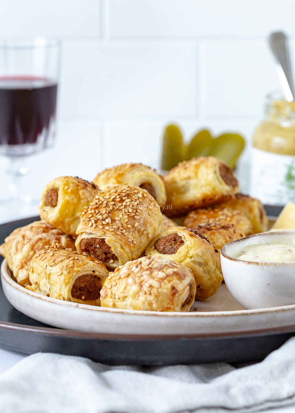 Bladerdeeghapjes met gehakt maken