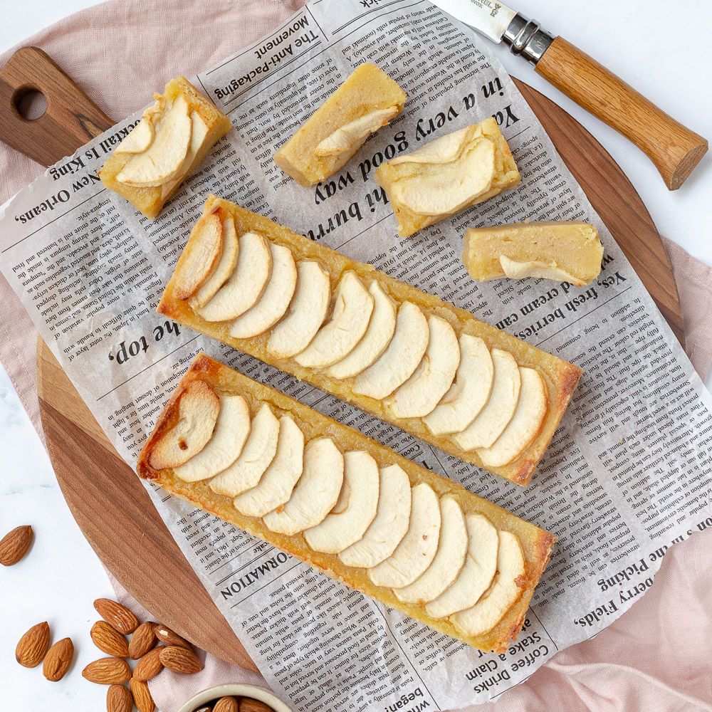 Boterkoek met appel en amandelspijs