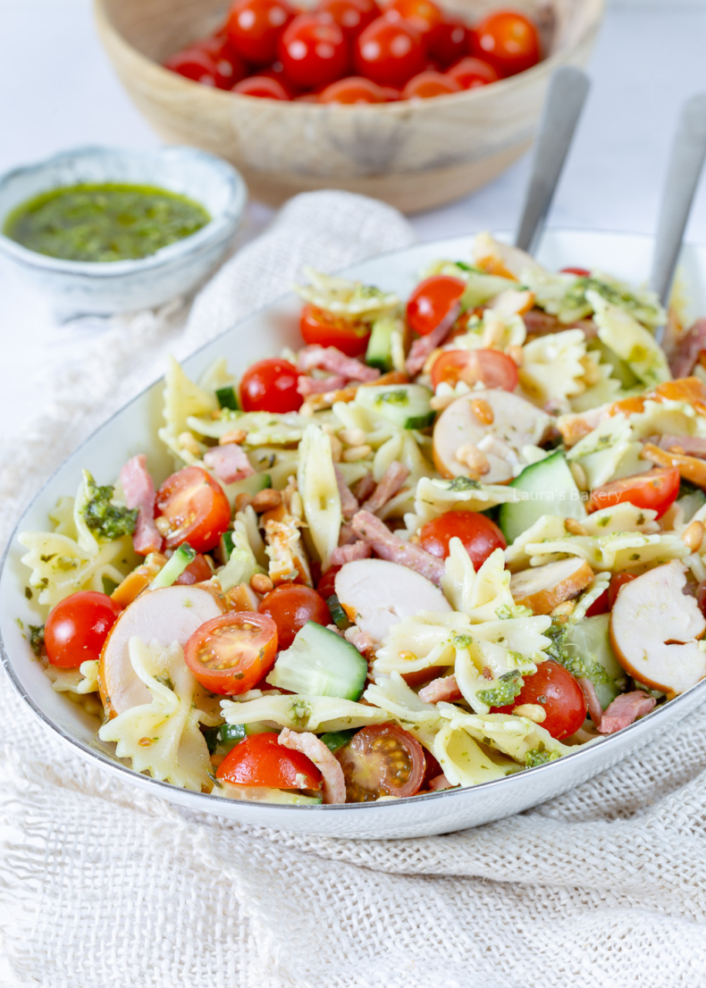 Koude pastasalade met kip