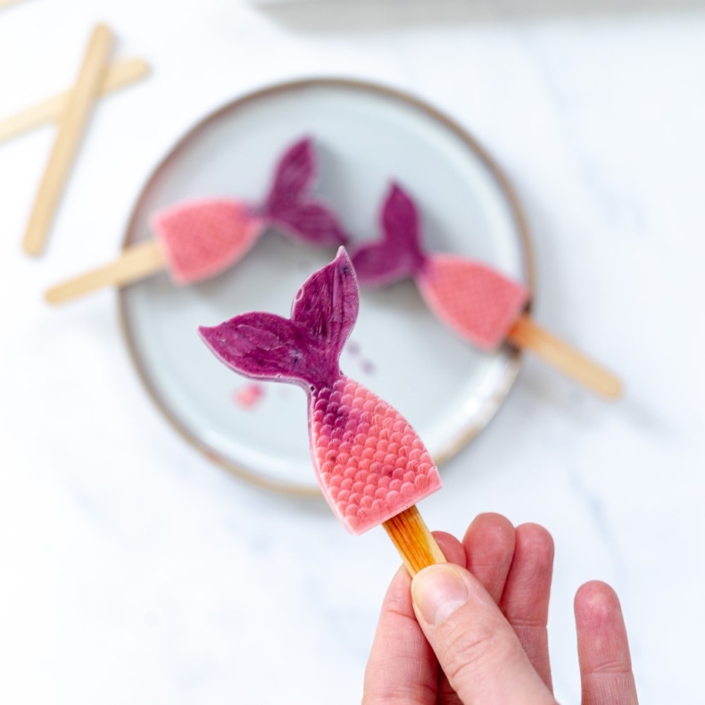 Yoghurt ijsjes met aardbei en blauwe bes