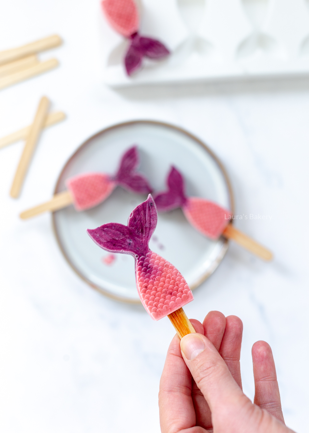 Yoghurt ijsjes met aardbei en blauwe bes recept