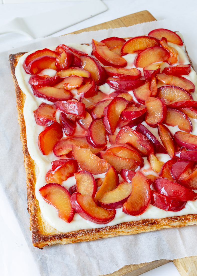 Makkelijke bladerdeeg pruimentaart