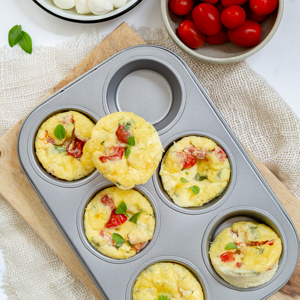 Ei muffins caprese recept