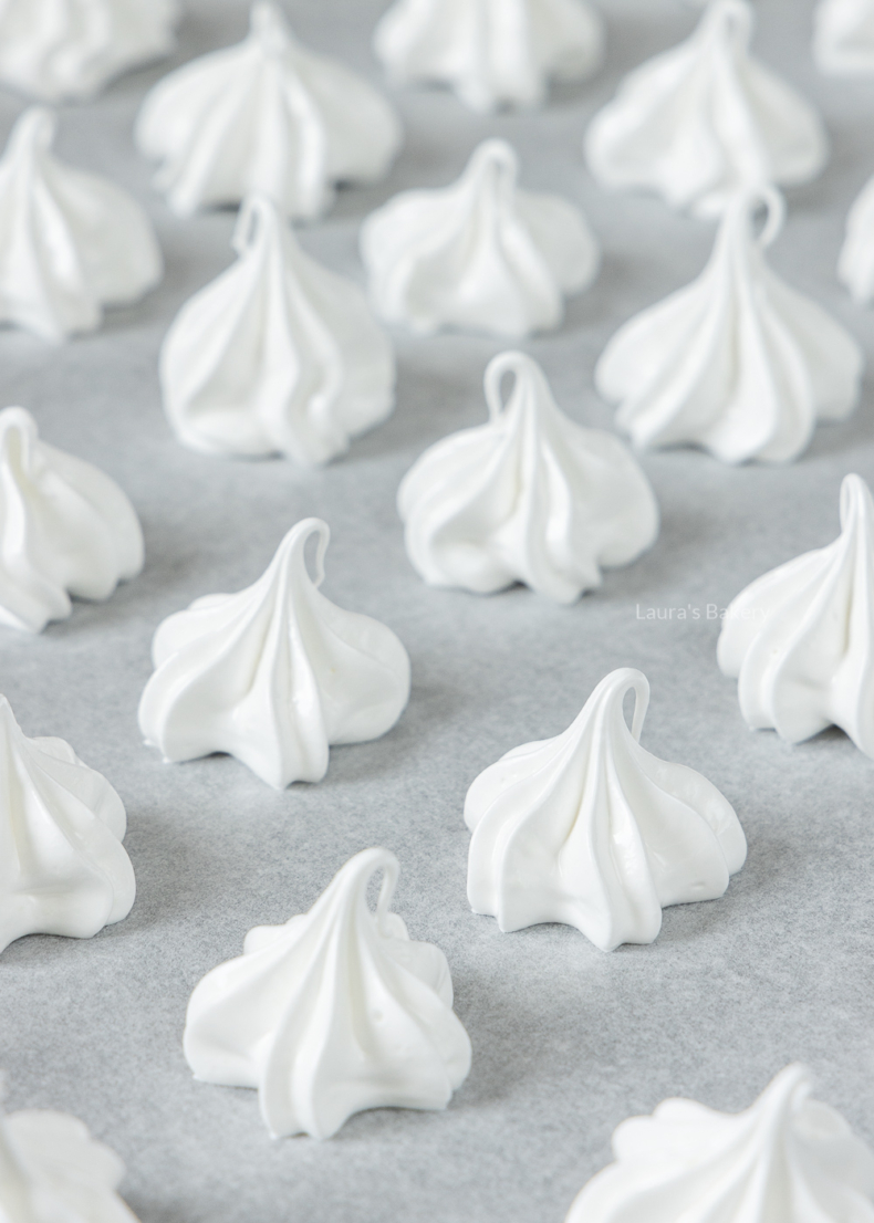 Veschillende meringue toeven