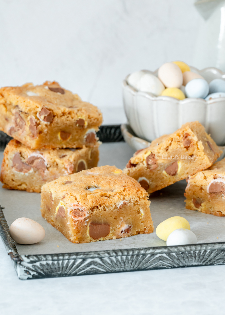 Blondies met paaseitjes