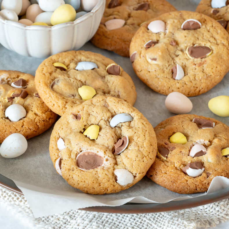 Chocolate chip cookies met paaseitjes