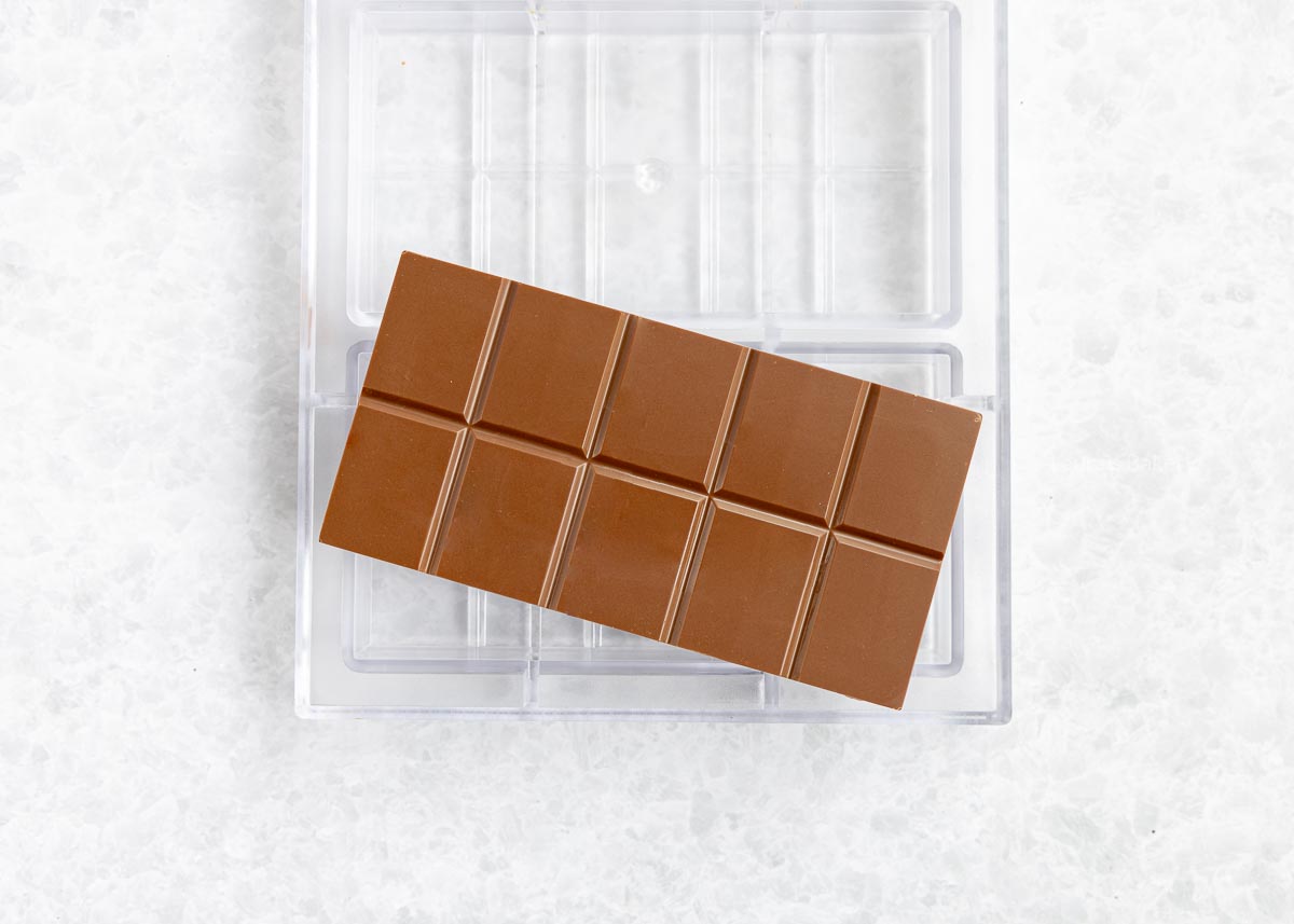 Dubai chocoladereep uit een chocoladereep mal